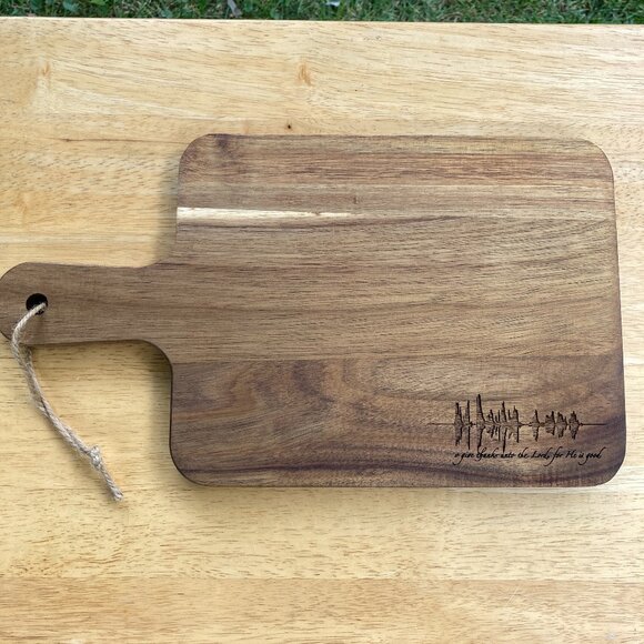 O Give Thanks Unto The Lord For He Is Good Soundwave Cutting Board - Picture 1 of 6
